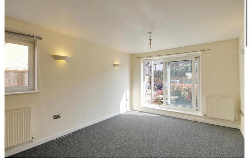 Room Flint Close in Greater London