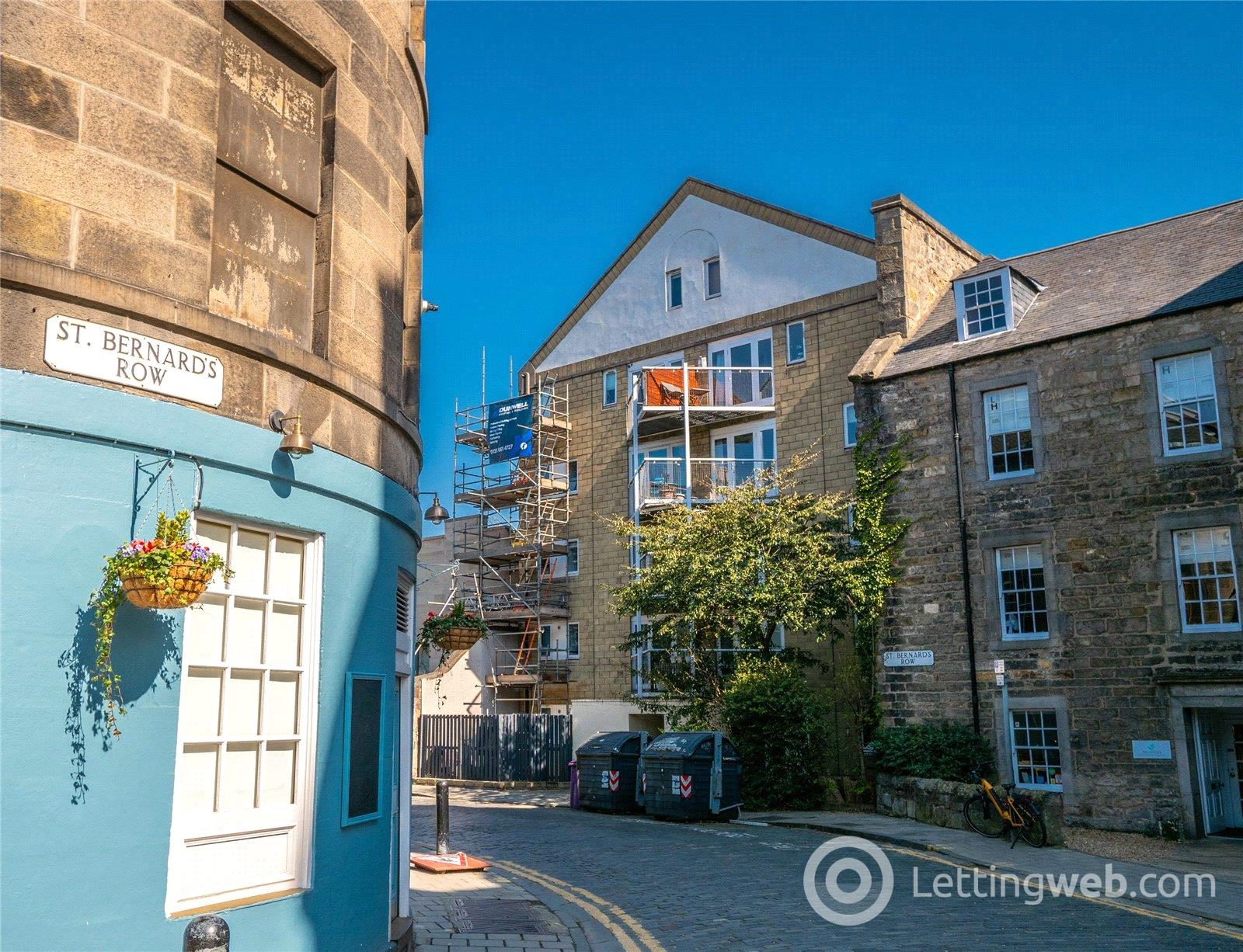 Flat St Bernard's Row in Edinburgh