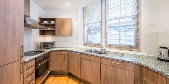 Flat Ludgate Broadway in City of London