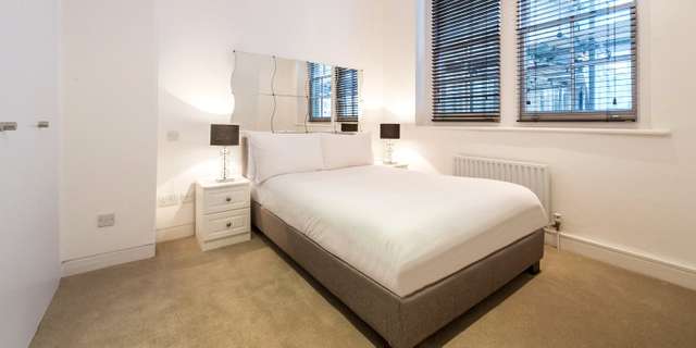 Flat Ludgate Broadway in City of London