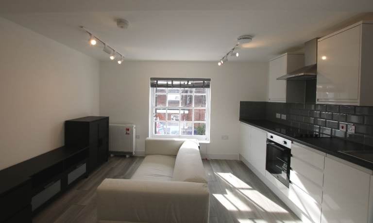 Flat High Street in Greater London