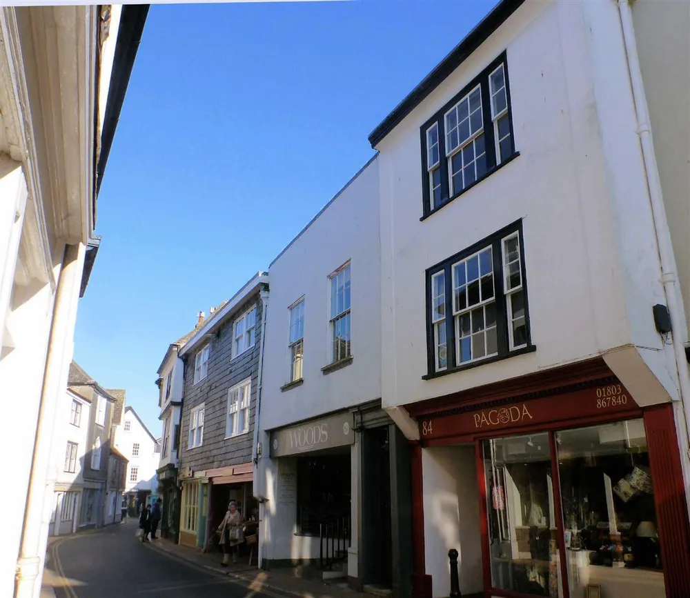 Flat High Street in South Hams