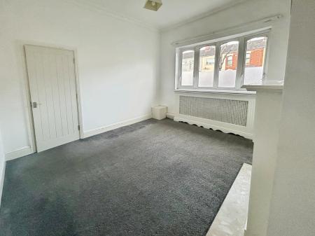 Flat Hainton Avenue in Grimsby
