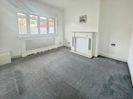 Flat Hainton Avenue in Grimsby