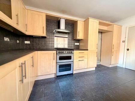 Flat Hainton Avenue in Grimsby