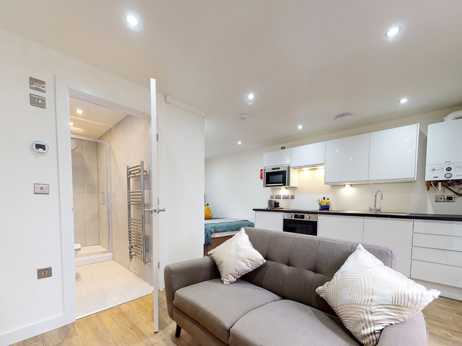 Flat Clarendon Road in Leeds