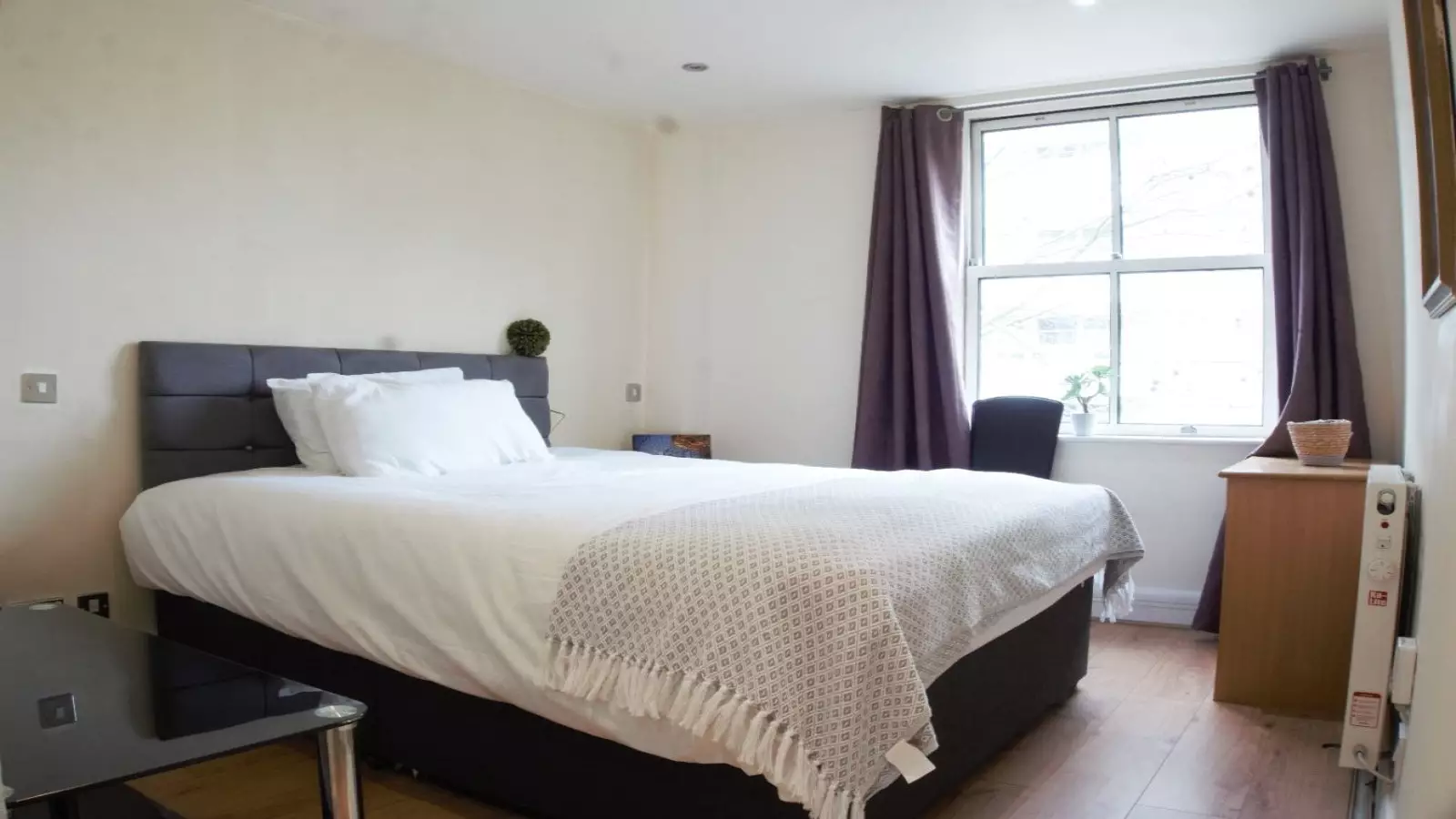 Room Minshull Street in Greater London