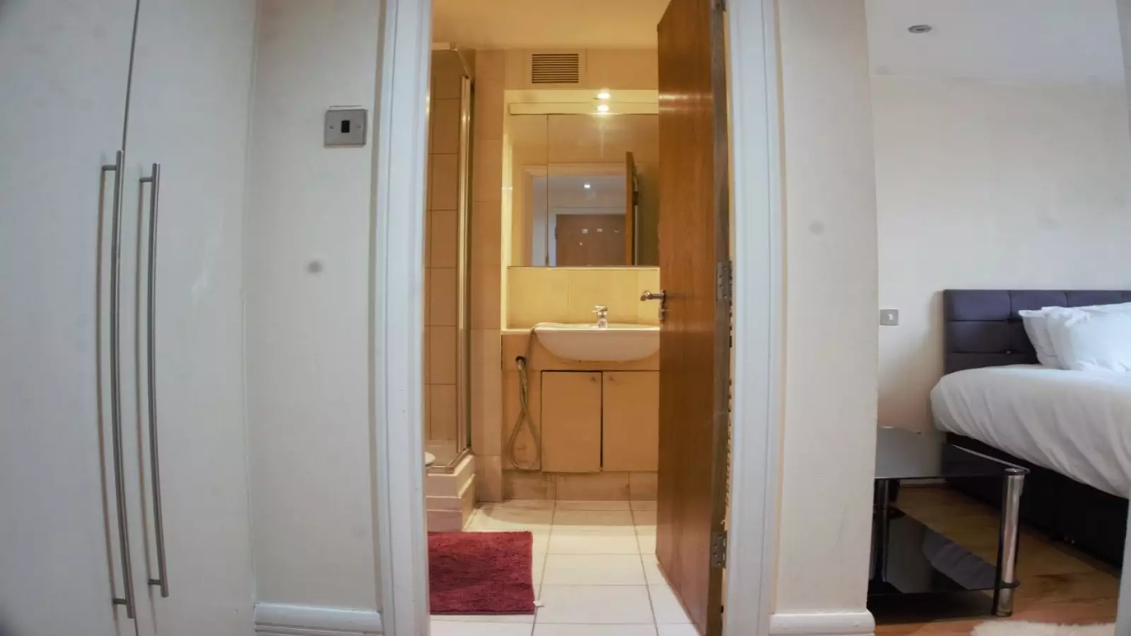Room Minshull Street in Greater London