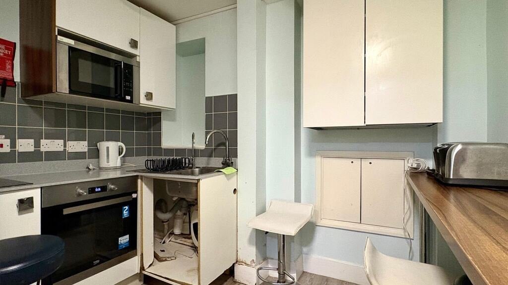 Room Camden Road in Greater London