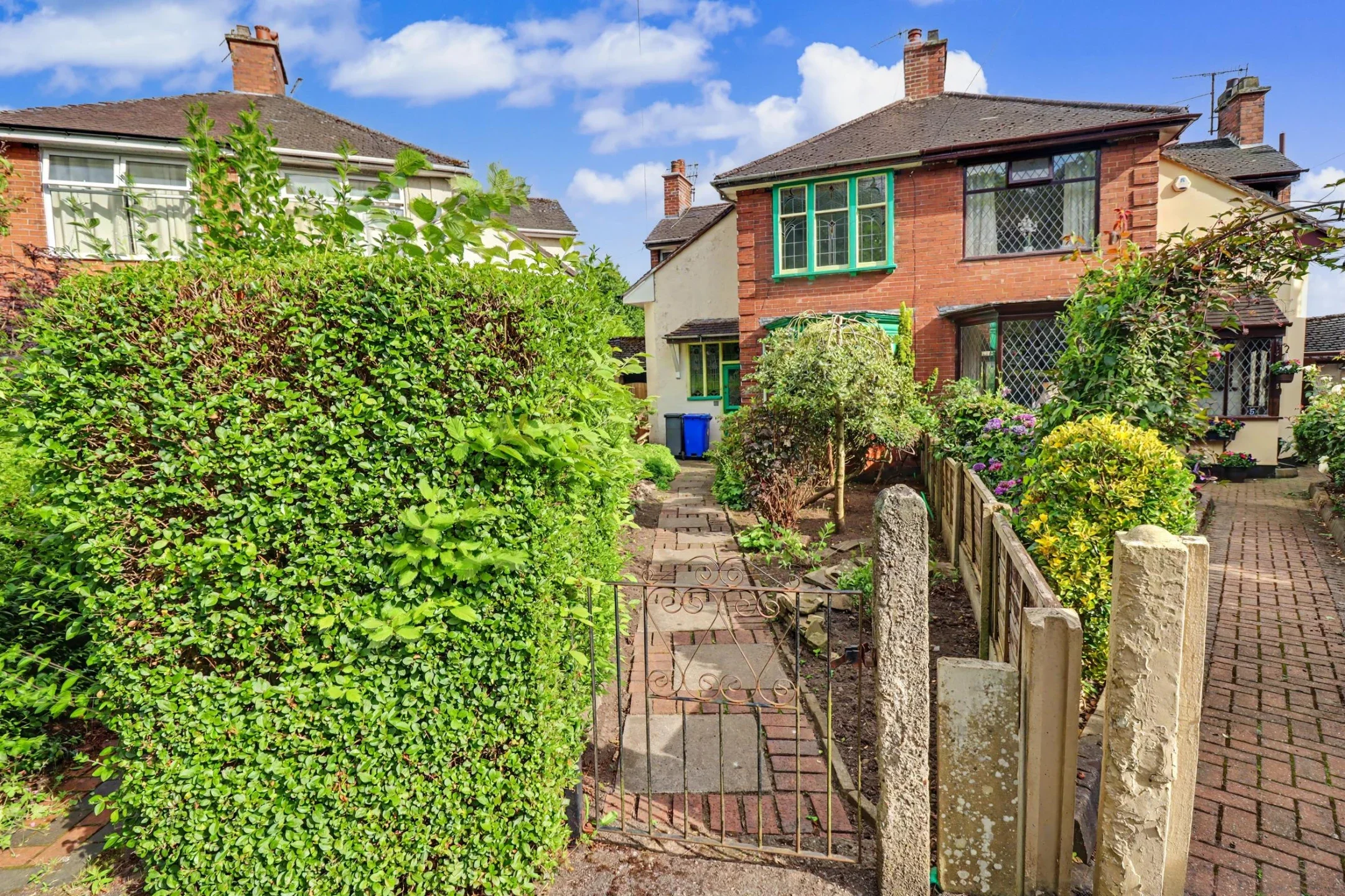 House Lower Crescent in Stoke-on-Trent