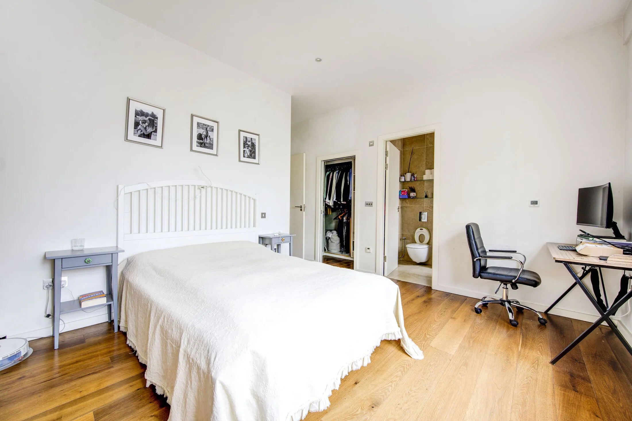 Flat Coleherne Road in Greater London