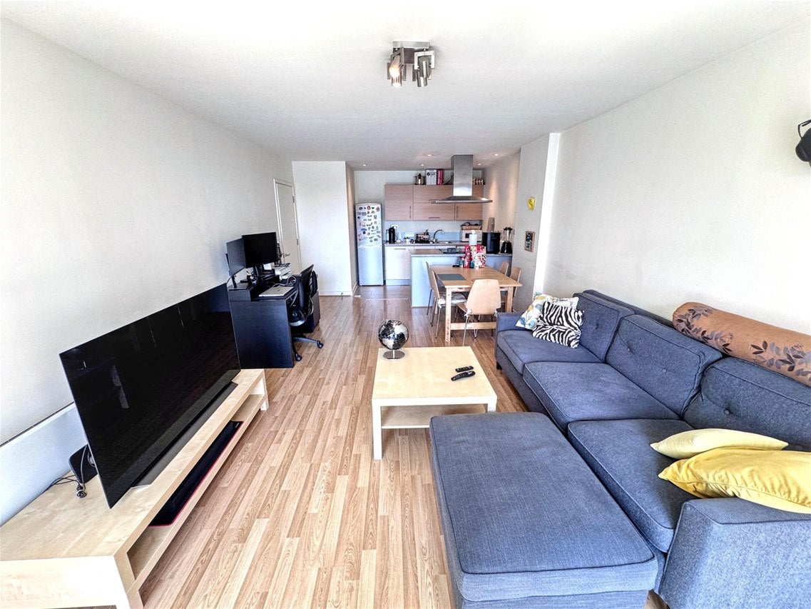 Flat Warton Road in Greater London