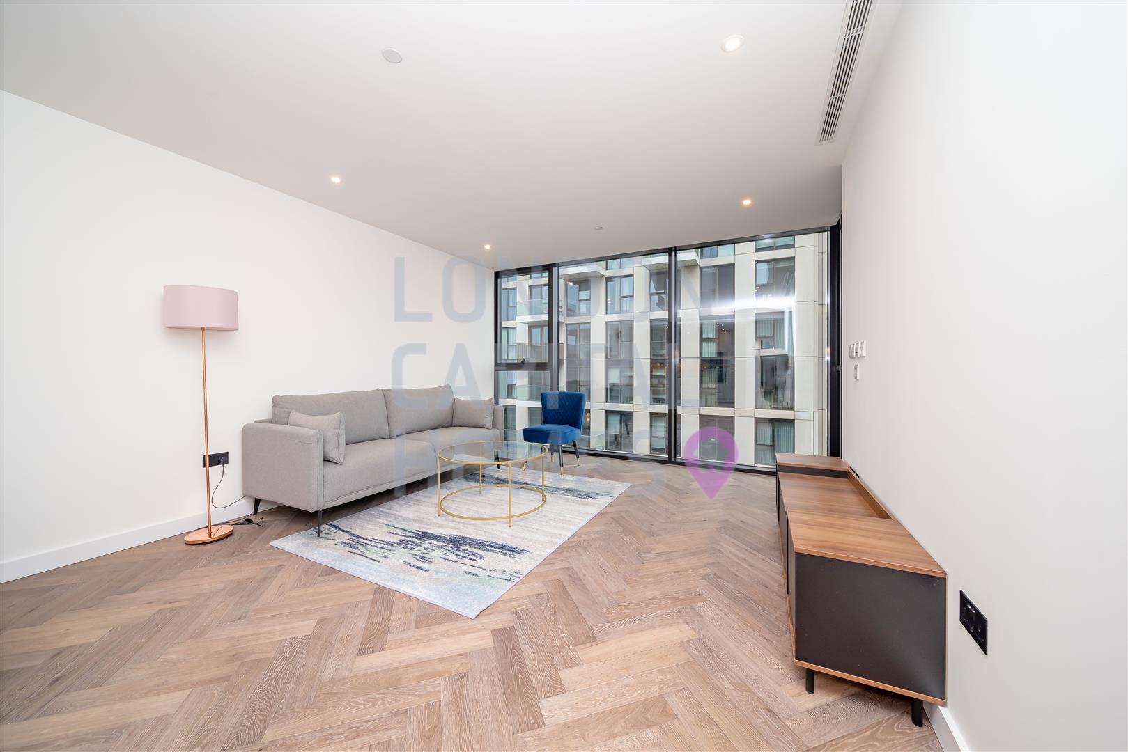 Flat Merino Gardens in Greater London