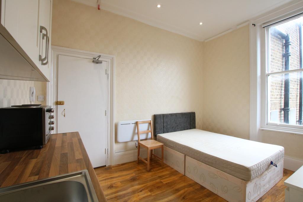 Flat Chippenham Mews in City of Westminster