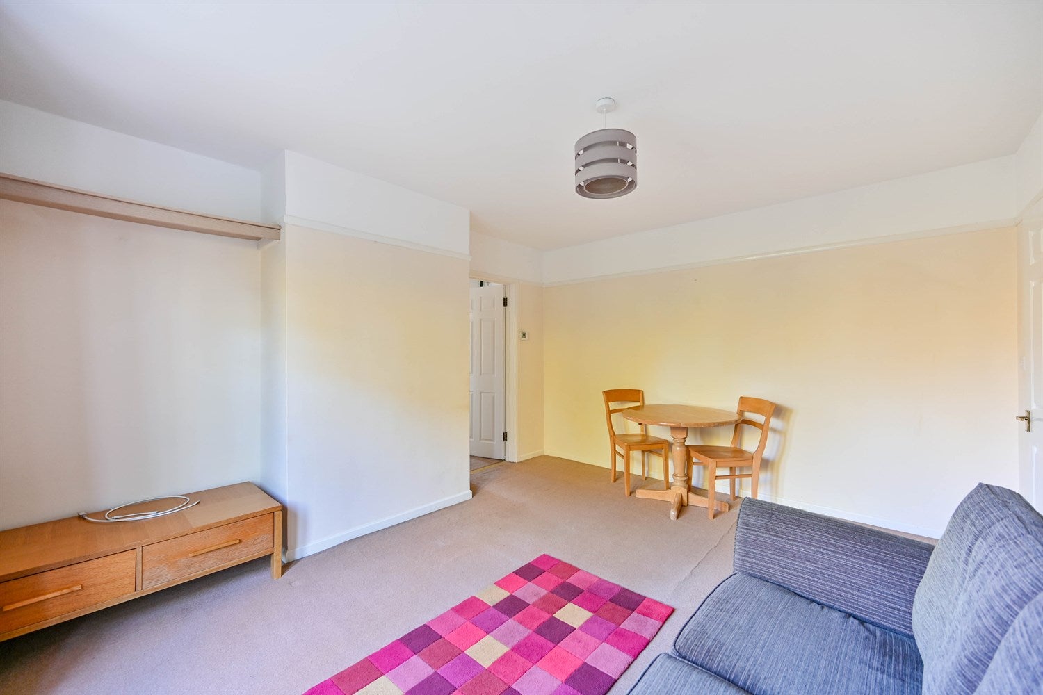 Flat Coley Avenue in Reading