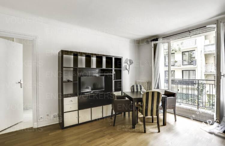 Flat Rue du Général Appert in Paris