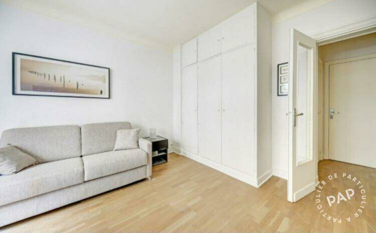 Flat Rue du Général Appert in Paris