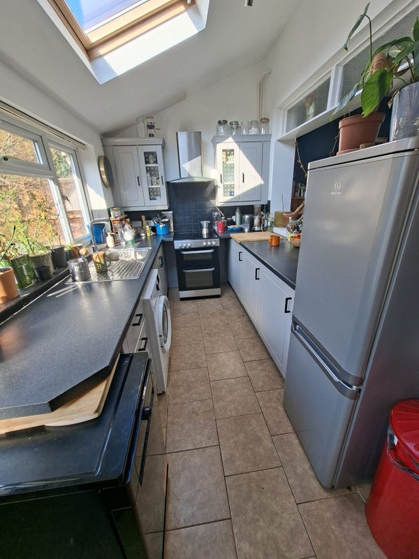 Room Jersey Avenue in Bristol