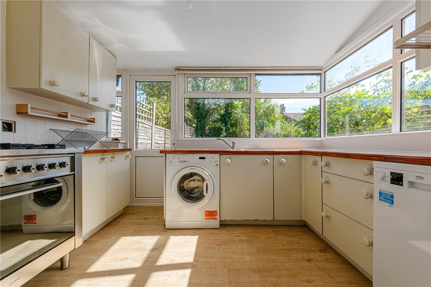 Flat Langler Road in Greater London