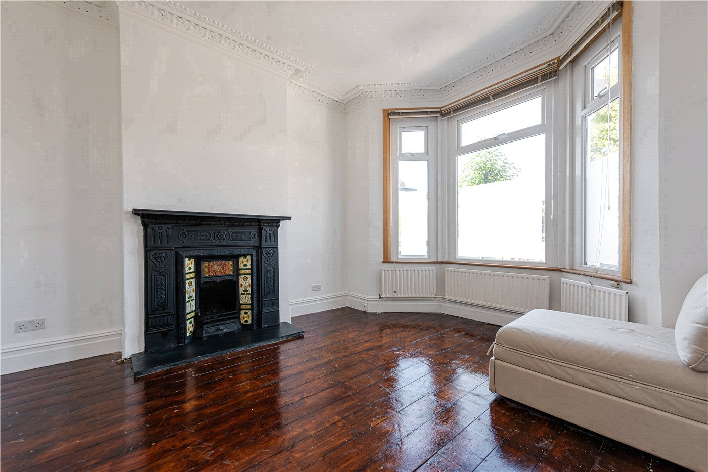 Flat Langler Road in Greater London