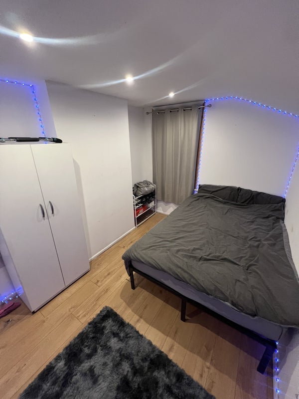 Room Chester Road in Greater London