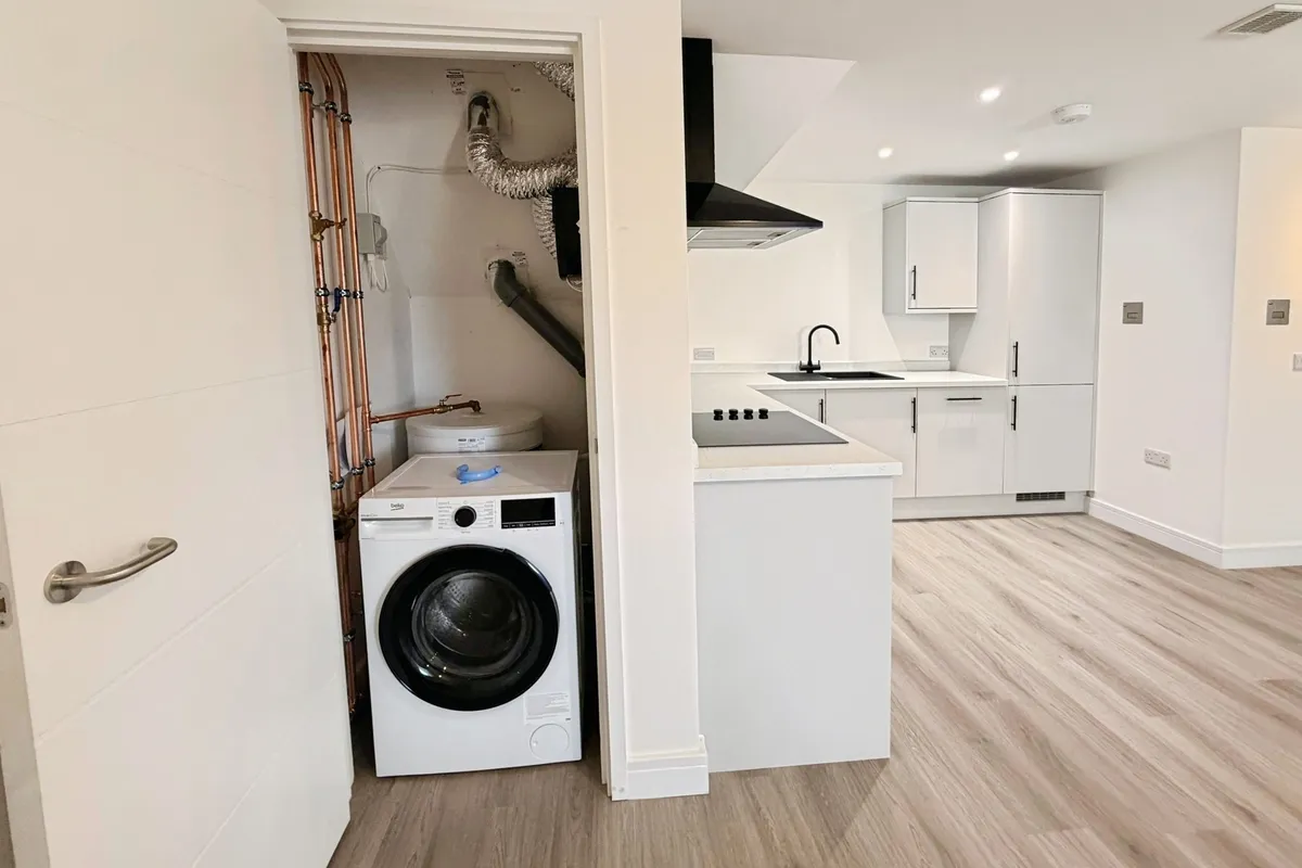 Flat Flamborough Close in Peterborough