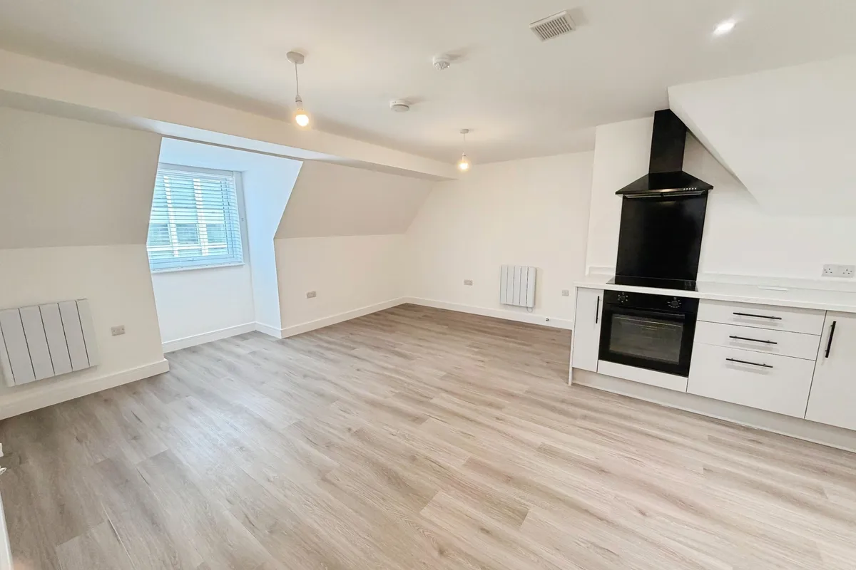 Flat Flamborough Close in Peterborough