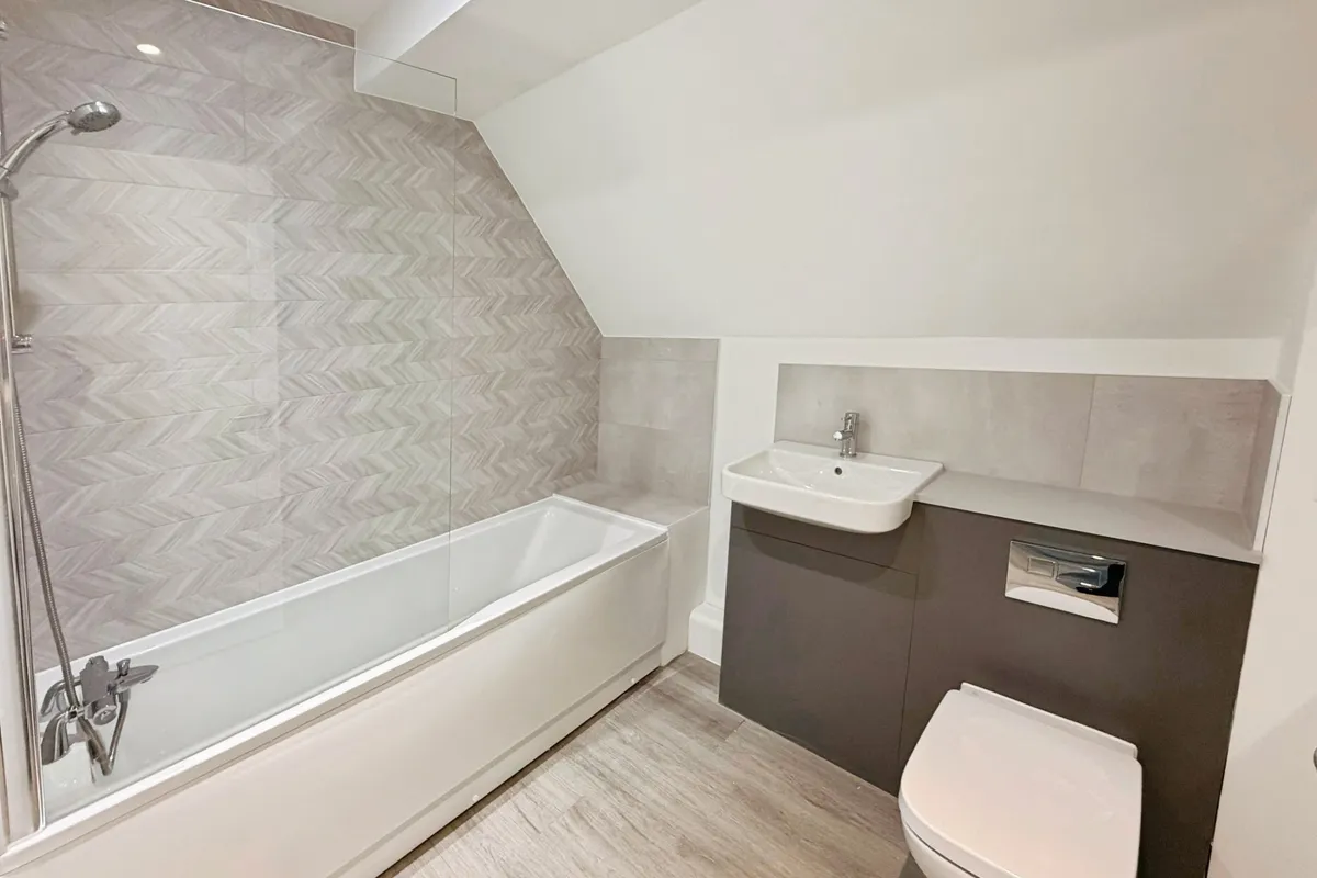 Flat Flamborough Close in Peterborough