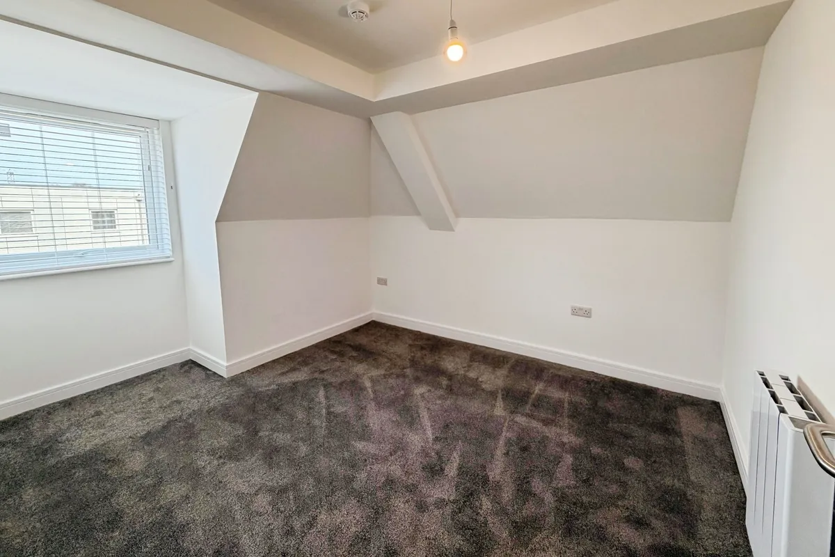 Flat Flamborough Close in Peterborough