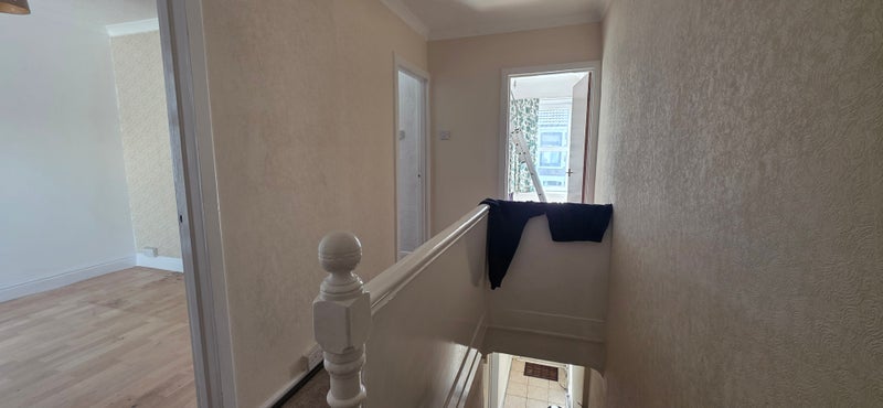 Room Middle Street in Pontypridd
