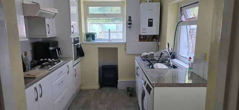 Room Middle Street in Pontypridd