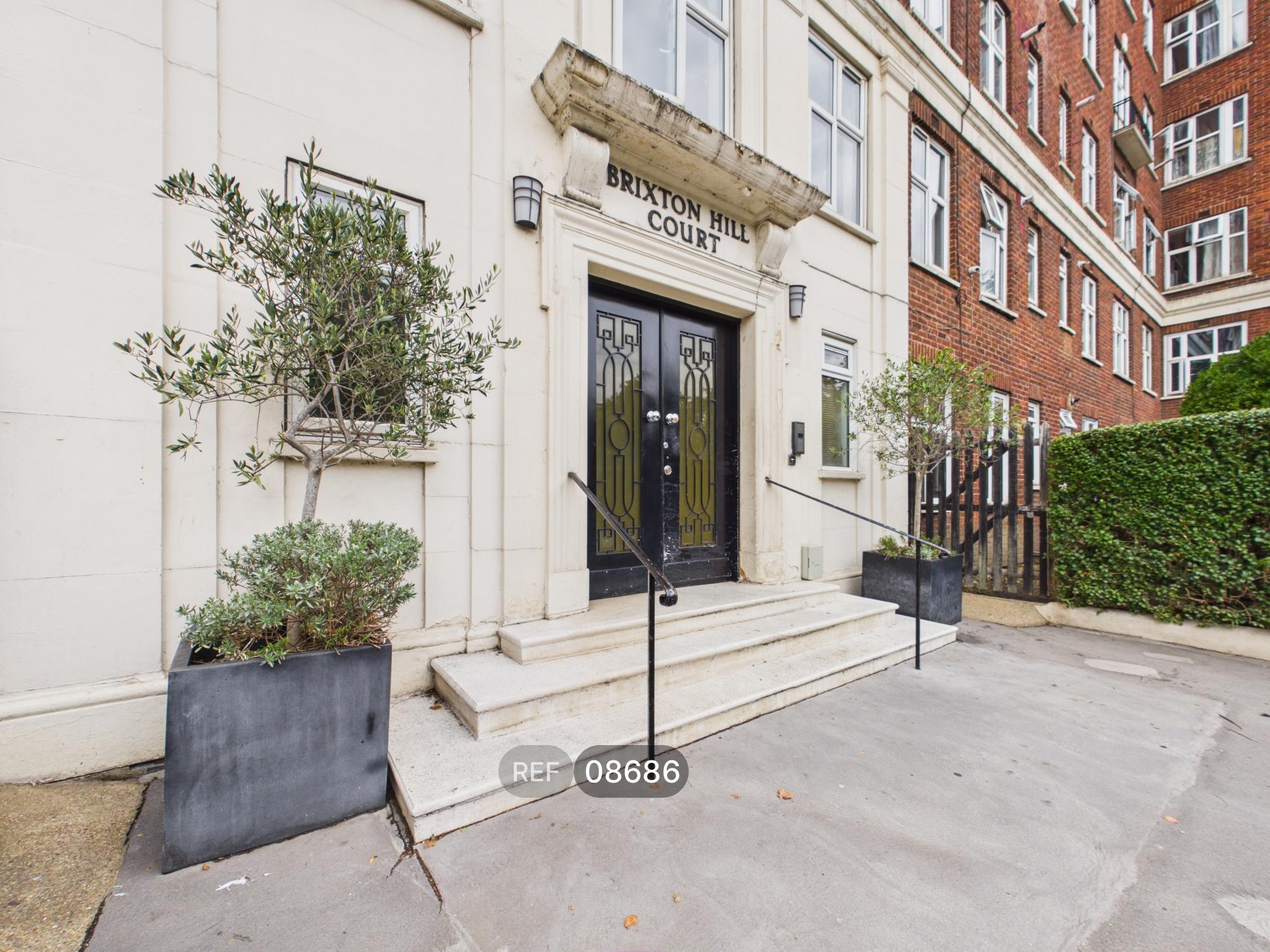 Flat Brixton Hill in Greater London