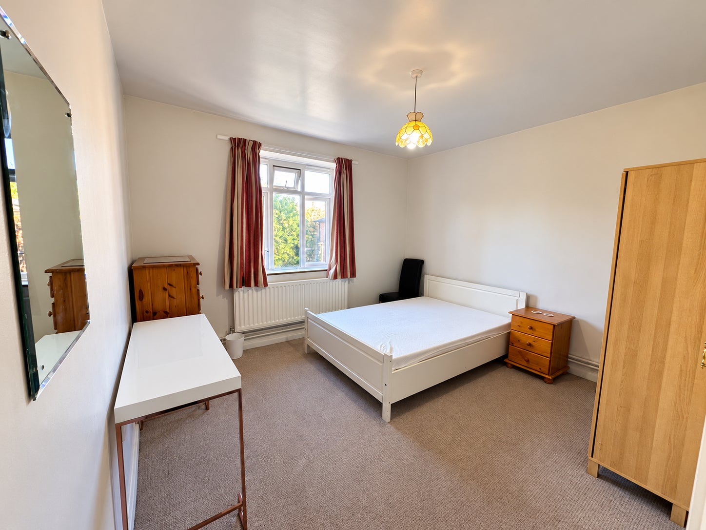 Flat Dounesforth Gardens in Greater London