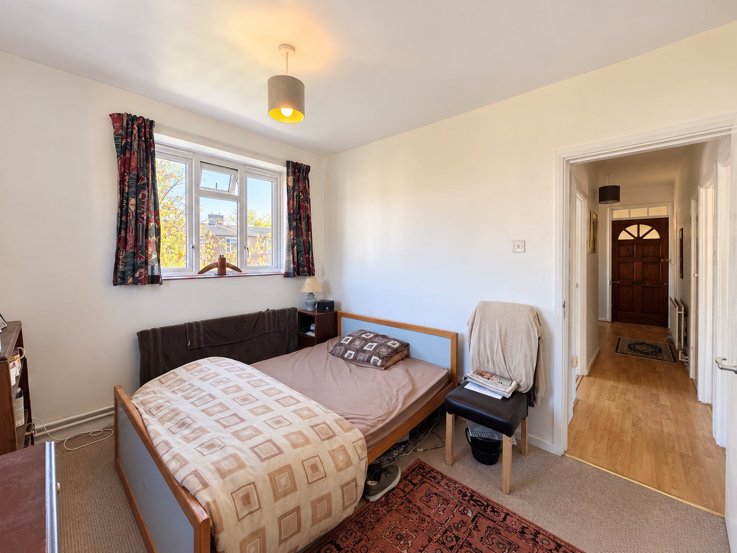 Flat Dounesforth Gardens in Greater London