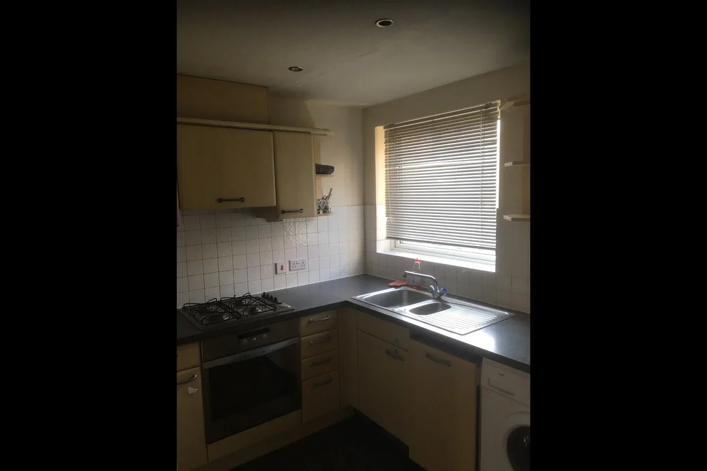 Flat Newport Avenue in Greater London