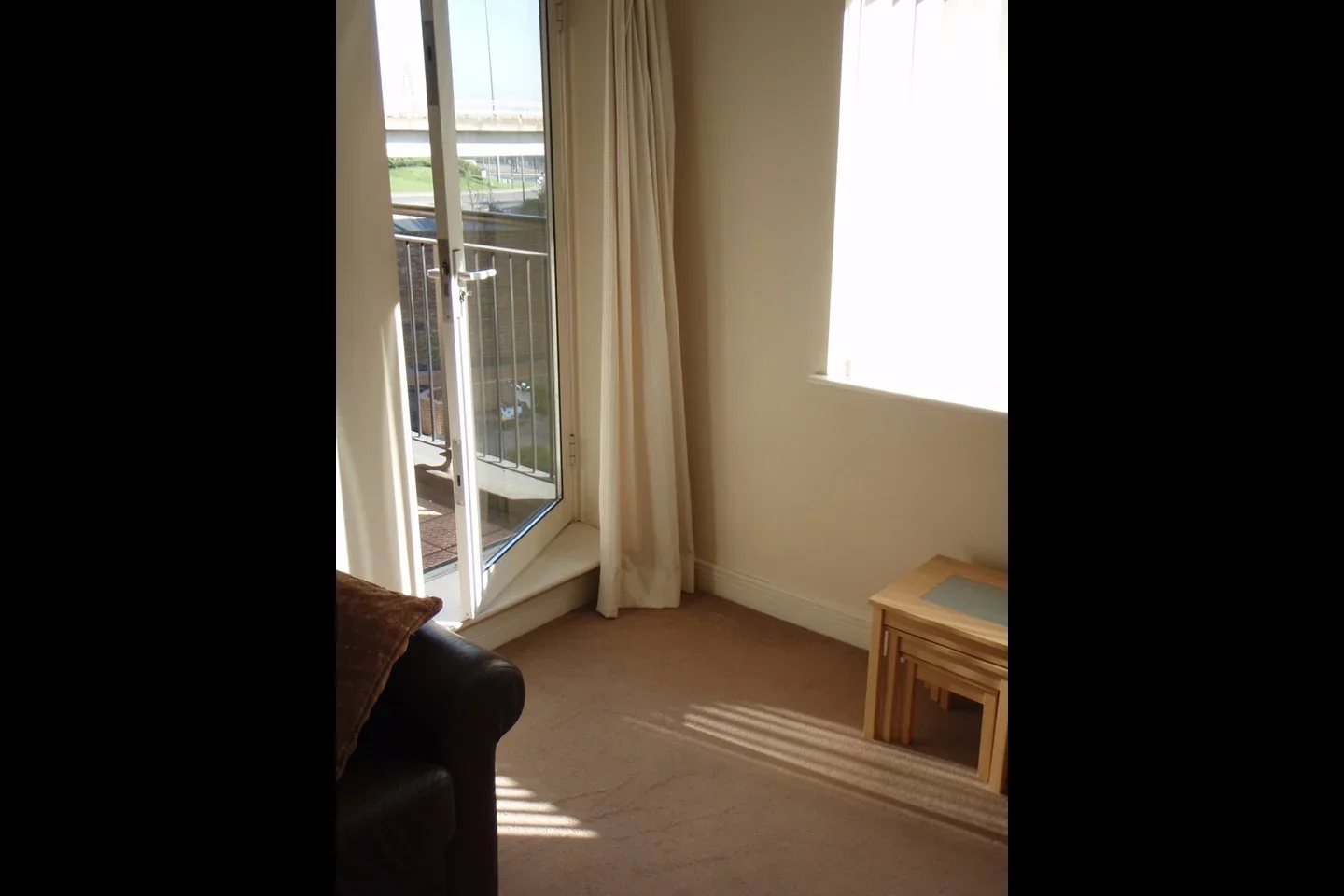 Flat Newport Avenue in Greater London