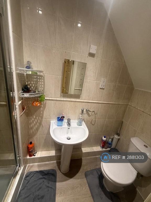 Room Chandos Court in Greater London