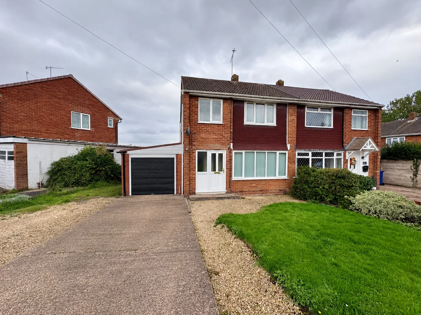 House Kendall Rise in Dudley
