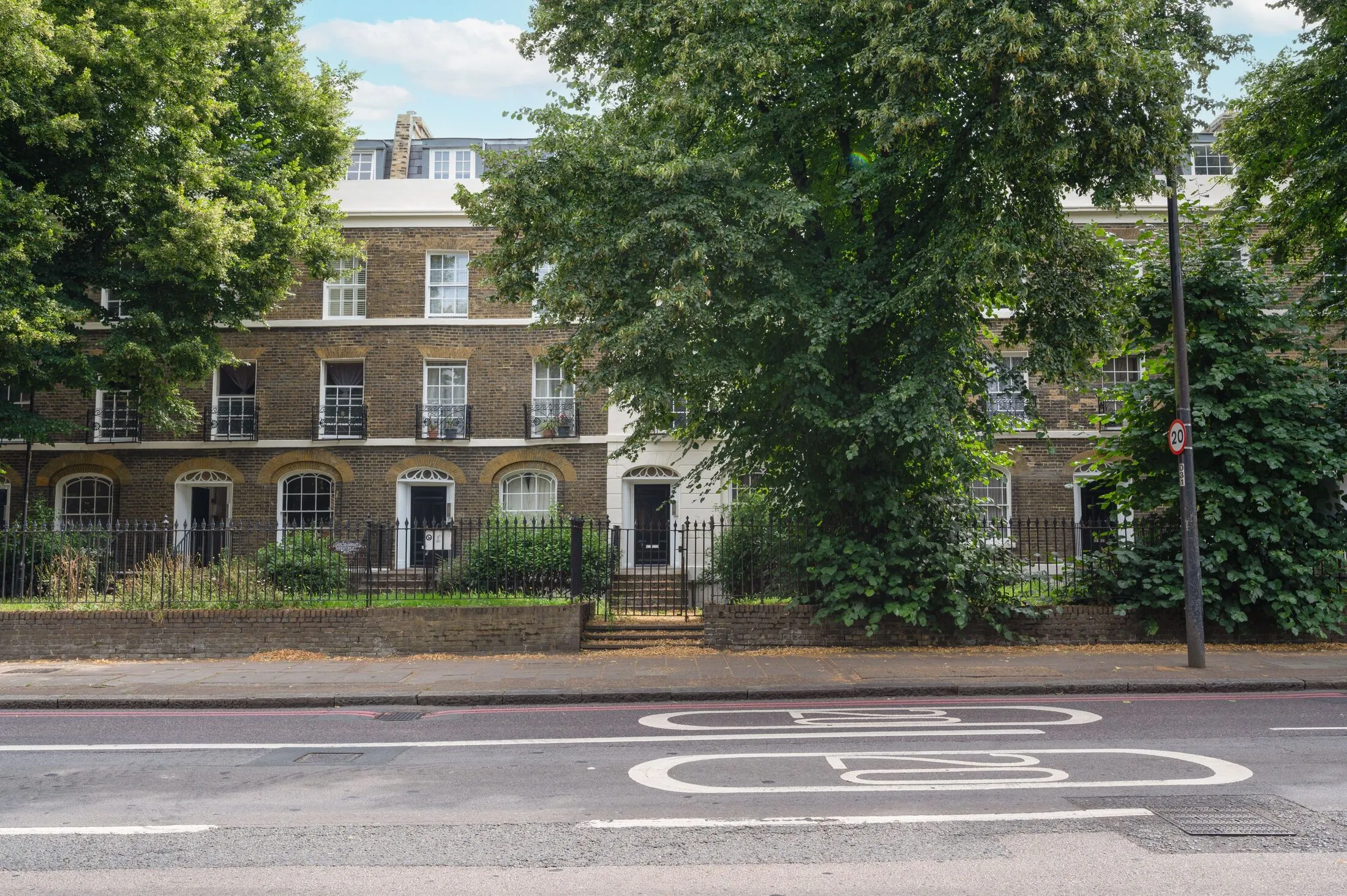 Flat Brixton Road in Greater London