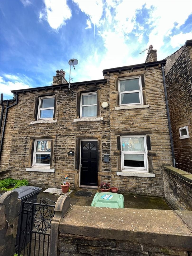 House Blackmoorfoot Road in Kirklees