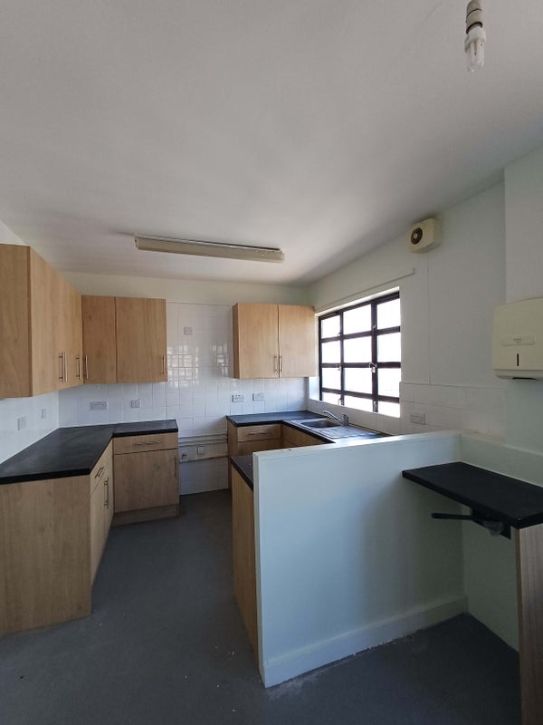 Room High Street in Greater London