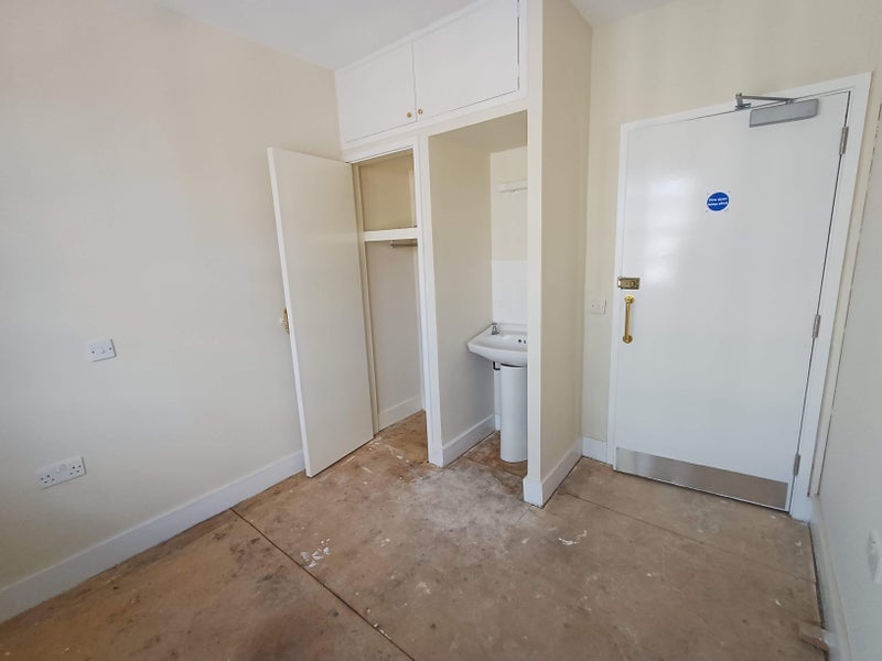 Room High Street in Greater London