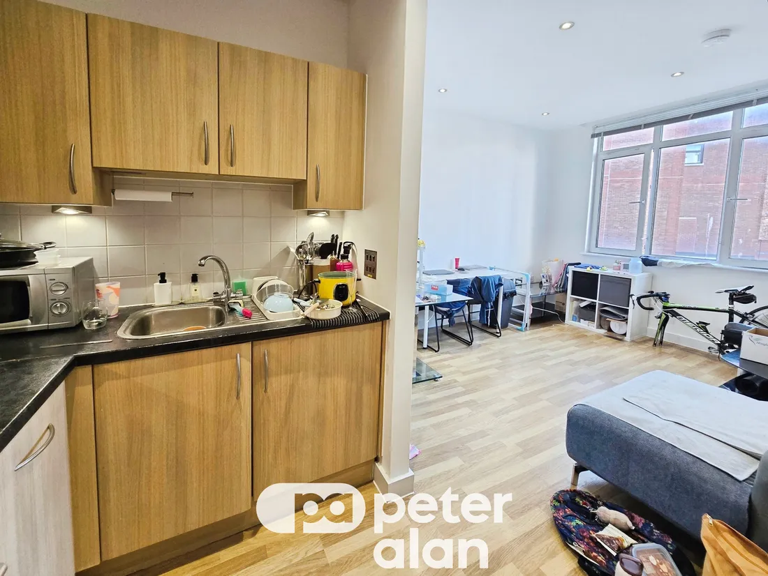 Flat Princess Way in Swansea
