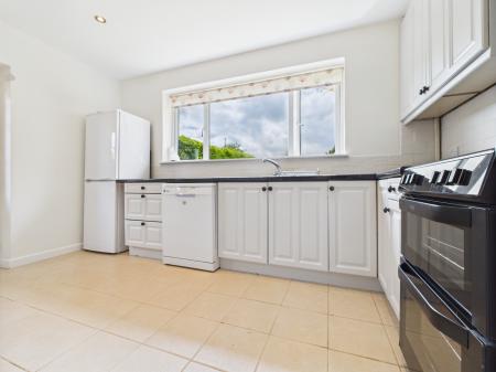 House Fairthorne Rise in Basingstoke and Deane