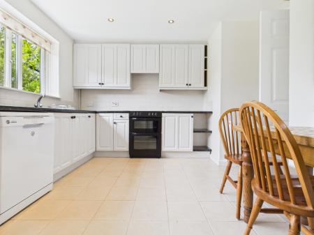 House Fairthorne Rise in Basingstoke and Deane