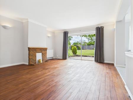House Fairthorne Rise in Basingstoke and Deane