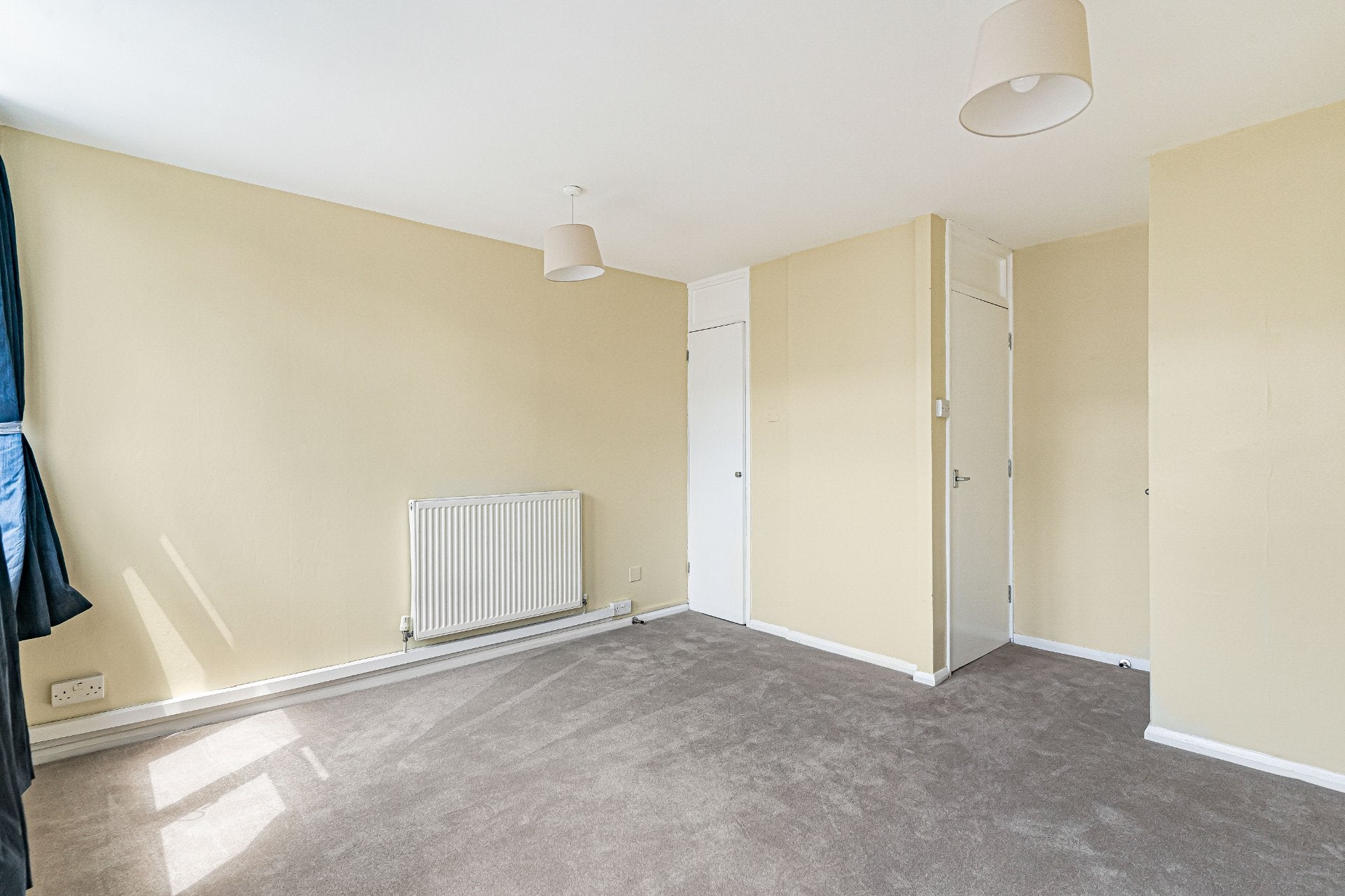 Flat Stewarts Road in Greater London