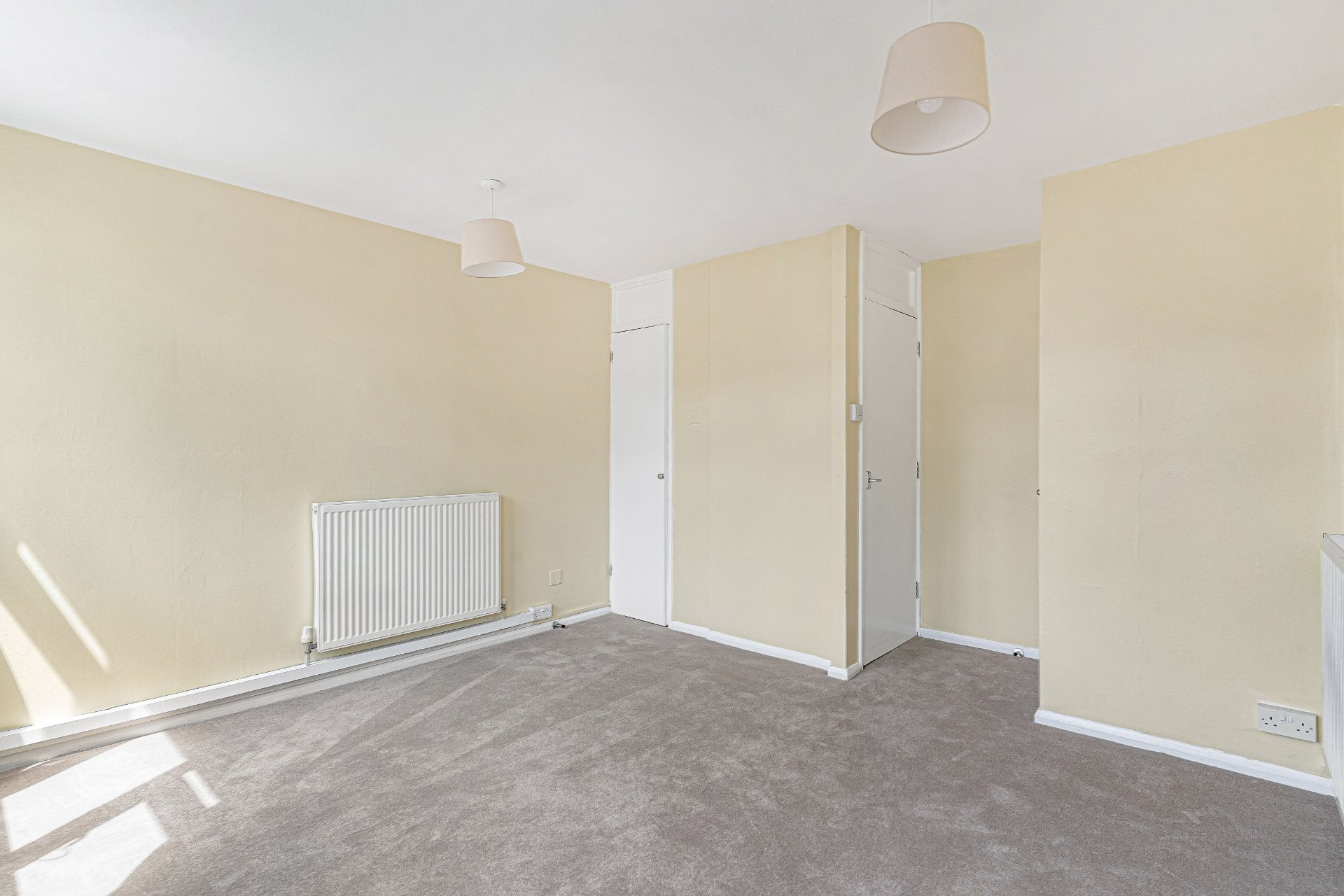 Flat Stewarts Road in Greater London