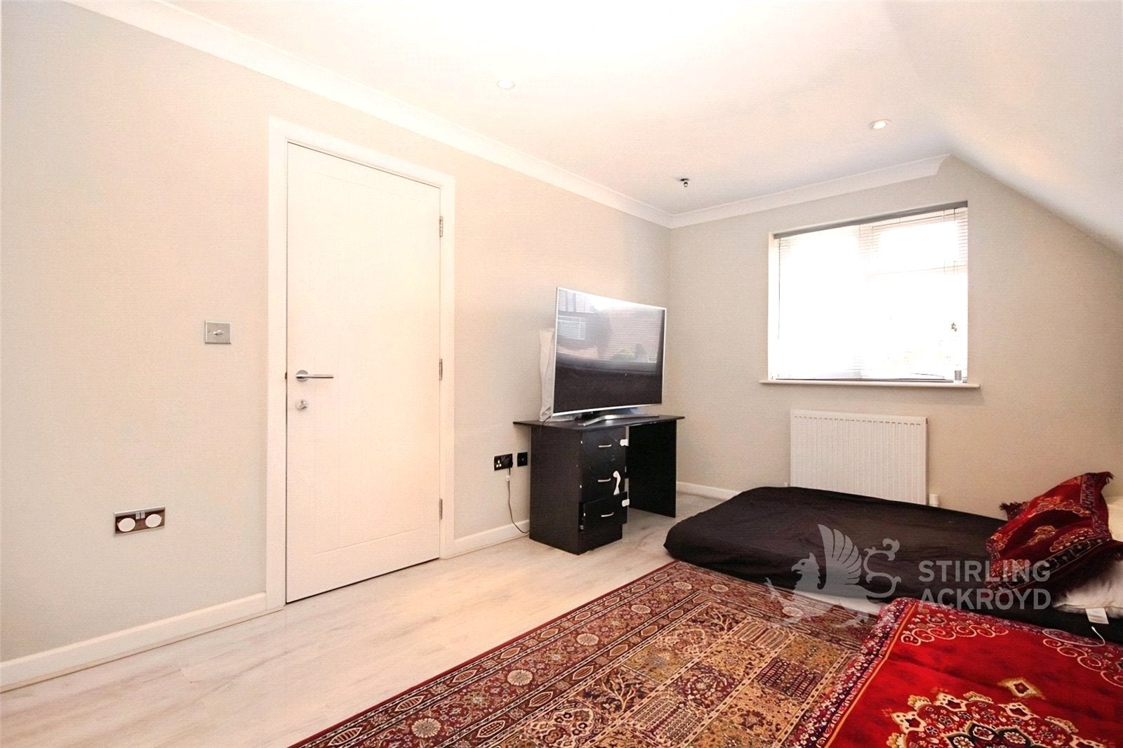 Flat Aldershot Road in Guildford
