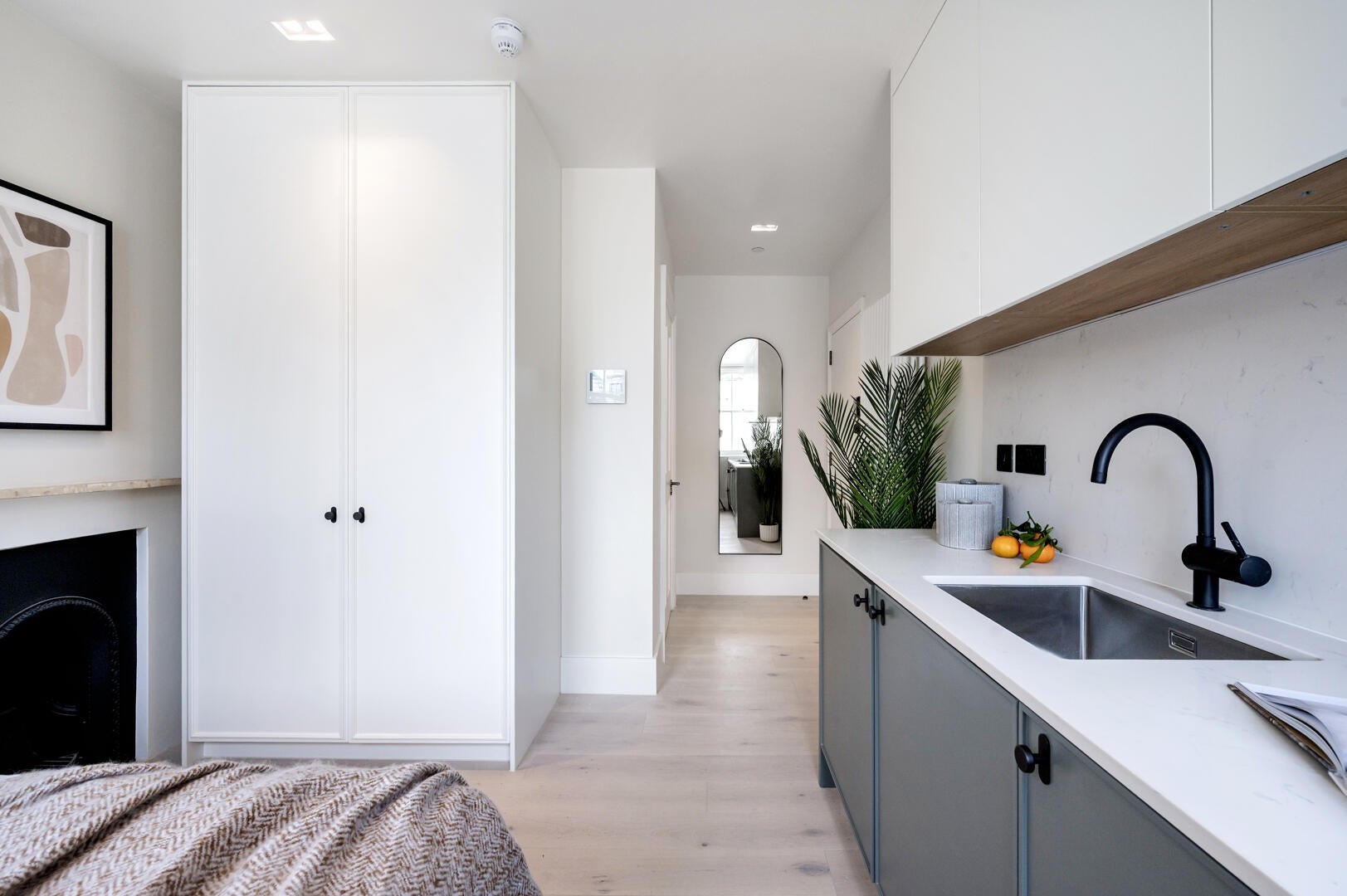 Flat Kensington Gardens Square in City of Westminster